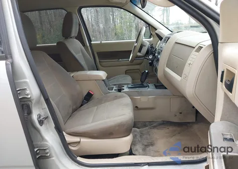 2009 Ford Escape Xlt from USA, damaged, VIN 1FMCU03739KB69548